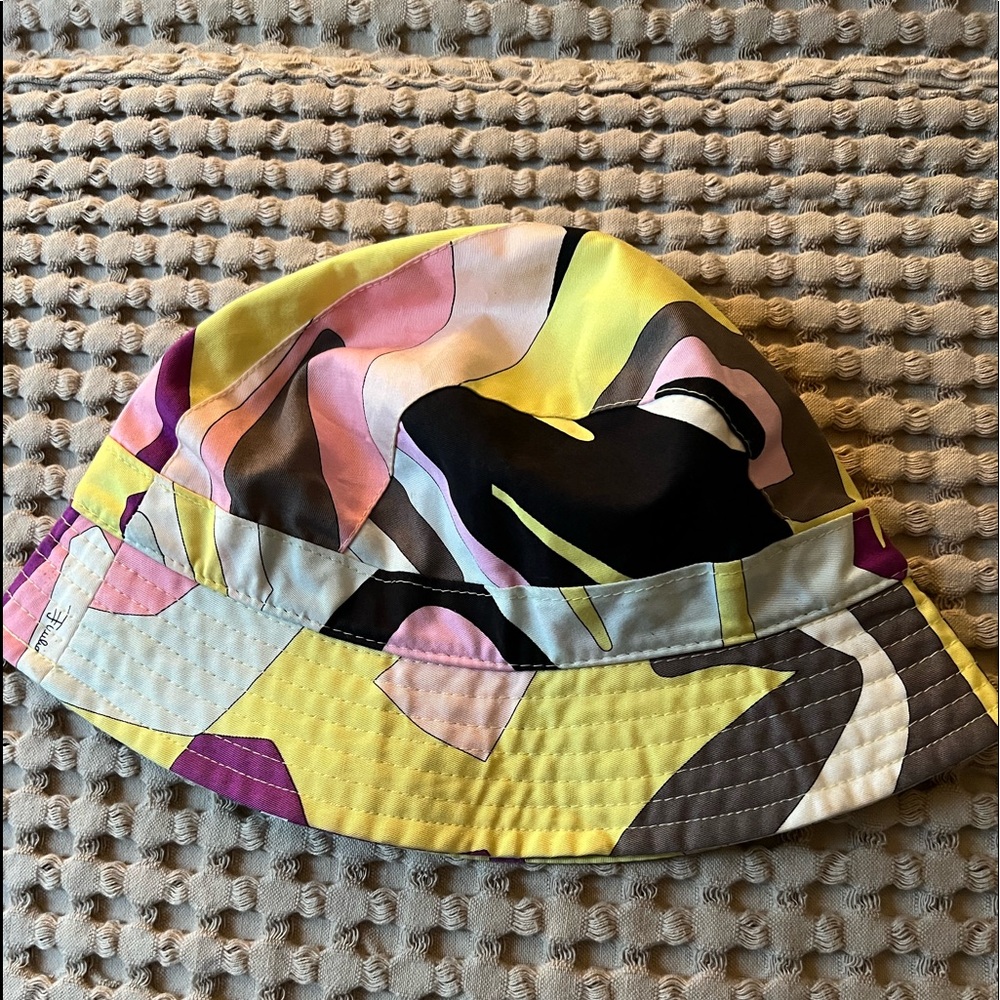 Emilio Pucci Bucket hat